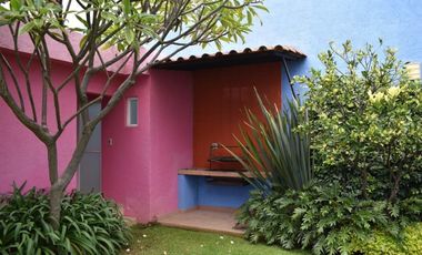 VENTA CASA CON ALBERCA EN LOMAS DE TETELA, CUARNAVACA, MORELOS