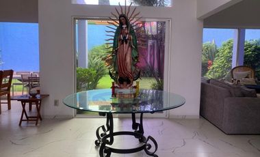 VENTA CASA CON ALBERCA EN LOMAS DE TETELA, CUARNAVACA, MORELOS
