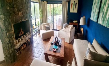 Parcela en Venta en Venta Amplia Casa 5 Dormitorios, 378 m2 útil, 25.600 m2 terreno, Hacienda Chacabuco, Colina