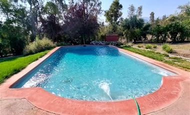 Parcela en Venta en Venta Amplia Casa 5 Dormitorios, 378 m2 útil, 25.600 m2 terreno, Hacienda Chacabuco, Colina