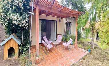 Parcela en Venta en Venta Amplia Casa 5 Dormitorios, 378 m2 útil, 25.600 m2 terreno, Hacienda Chacabuco, Colina