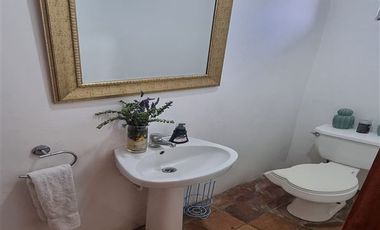 Parcela en Venta en Venta Amplia Casa 5 Dormitorios, 378 m2 útil, 25.600 m2 terreno, Hacienda Chacabuco, Colina