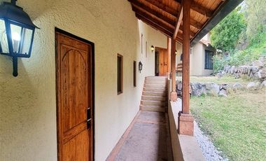 Parcela en Venta en Venta Amplia Casa 5 Dormitorios, 378 m2 útil, 25.600 m2 terreno, Hacienda Chacabuco, Colina