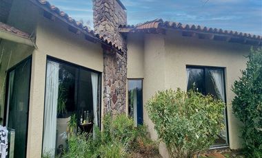 Parcela en Venta en Venta Amplia Casa 5 Dormitorios, 378 m2 útil, 25.600 m2 terreno, Hacienda Chacabuco, Colina