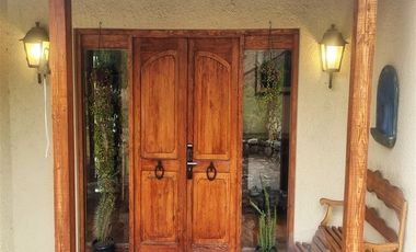 Parcela en Venta en Venta Amplia Casa 5 Dormitorios, 378 m2 útil, 25.600 m2 terreno, Hacienda Chacabuco, Colina