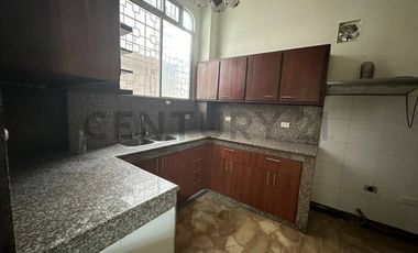 Amplia Casa de Alquiler en Kennedy Norte