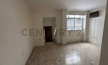 Amplia Casa de Alquiler en Kennedy Norte