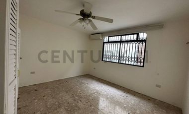 Amplia Casa de Alquiler en Kennedy Norte