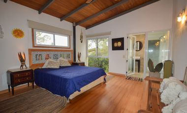 Venta casa con gran parque - Balneario Mar Chiquita