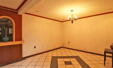 CASA EN VENTA EN MORELIA, ZONA FUENTES DE MORELIA.