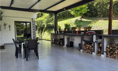 VENTA CASA CAMPESTRE, MARINILLA ANTIOQUIA