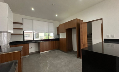 VENTA DE CASA EN ALTARES RESIDENCIAL CARRETERA NACIONAL SANTIAGO