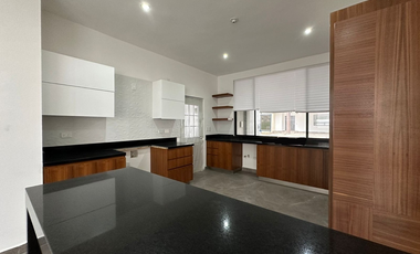 VENTA DE CASA EN ALTARES RESIDENCIAL CARRETERA NACIONAL SANTIAGO