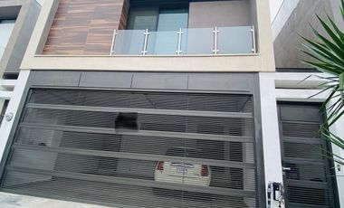 CASA EN VENTA EN CUMBRES ALLEGRO