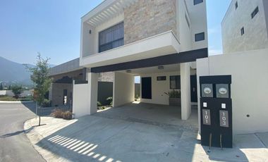 Casa en Venta en Zona Los Cristales Carretera Nacional