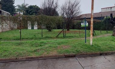 VENTA DE AMPLIO LOTE EN BARRIO MARINA