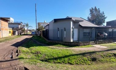 VENTA DE CASA 2 1/2 AMBIENTES EN LOTE PROPIO