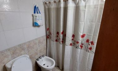 VENTA DE CASA 2 1/2 AMBIENTES EN LOTE PROPIO