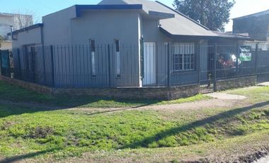 VENTA DE CASA 2 1/2 AMBIENTES EN LOTE PROPIO