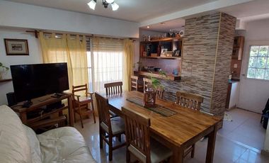 VENTA DE CASA 2 1/2 AMBIENTES EN LOTE PROPIO