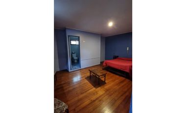 SE VENDE ESPECTACULAR Y AMPLIO HOTEL UBICADO EN AGUA SANTA  vl