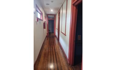 SE VENDE ESPECTACULAR Y AMPLIO HOTEL UBICADO EN AGUA SANTA  vl