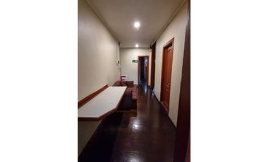 SE VENDE ESPECTACULAR Y AMPLIO HOTEL UBICADO EN AGUA SANTA  vl