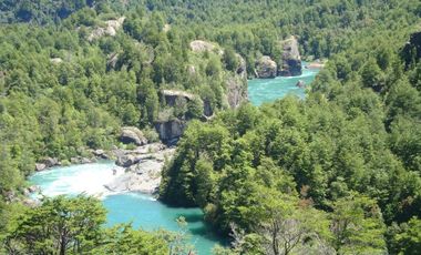 Patagonia, 106ha a orillas del río Futaleufú.