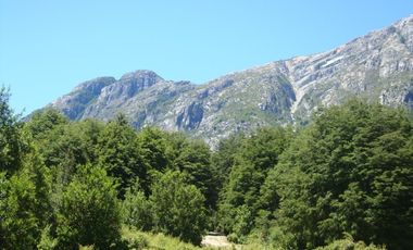 Patagonia, 106ha a orillas del río Futaleufú.