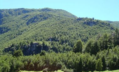 Patagonia, 106ha a orillas del río Futaleufú.