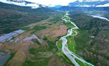 Patagonia, 660 Has orilla del Rio El Salto