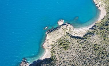 Patagonia, 2.7 Km de costa del Lago General Carrera