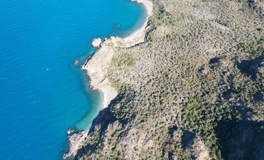 Patagonia, 2.7 Km de costa del Lago General Carrera