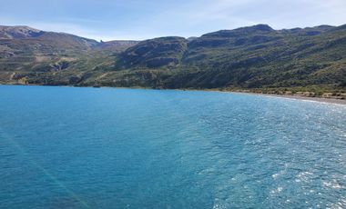 Patagonia, 2.7 Km de costa del Lago General Carrera