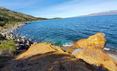Patagonia, 2.7 Km de costa del Lago General Carrera