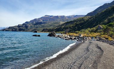 Patagonia, 2.7 Km de costa del Lago General Carrera