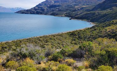 Patagonia, 2.7 Km de costa del Lago General Carrera