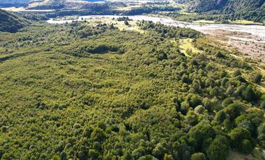 Patagonia, 178ha campo a orillas del rio El Engaño