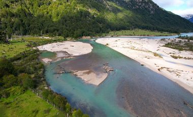 Patagonia, 178ha campo a orillas del rio El Engaño