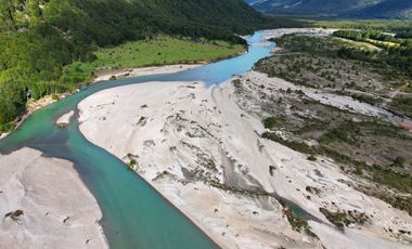 Patagonia, 178ha campo a orillas del rio El Engaño