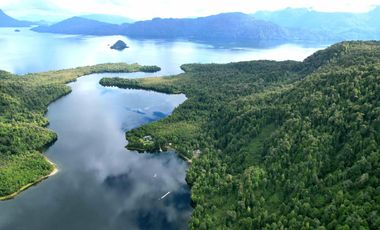 Patagonia,225ha hermoso campo a orillas de Fiordo
