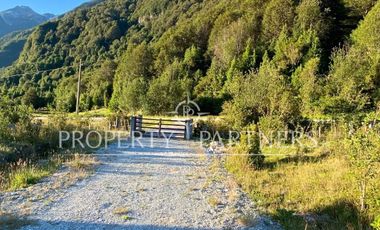 Patagonia, encantadora casa Carretera Austral, orilla rio El Lobo