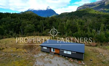 Patagonia, encantadora casa Carretera Austral, orilla rio El Lobo