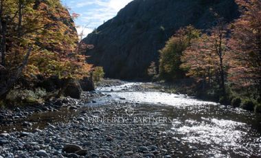 Patagonia, 2.800ha Excepcional Estancia Lago Bravo
