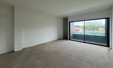3 stories TownHouse in Malada Maz