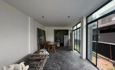 3 stories TownHouse in Malada Maz