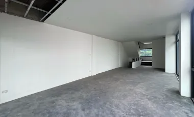 3 stories TownHouse in Malada Maz