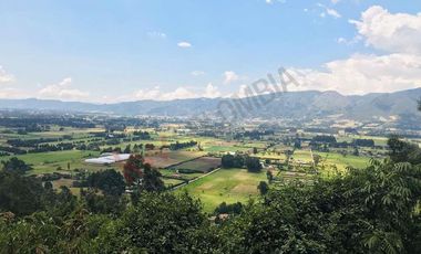 Vendo Casa Campestre en lote de 6400M2, Hacienda Meridor Tenjo