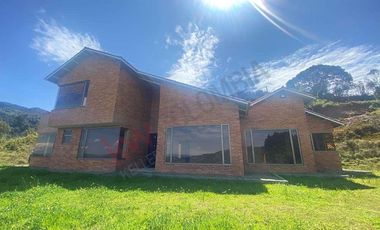 Vendo Casa Campestre en Lote de 10.000 m2 en la Calera Vereda El Hato-9236