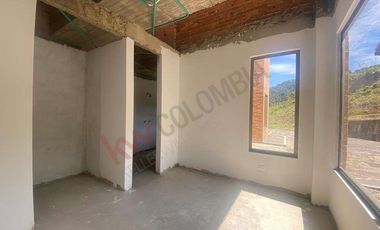 Vendo Casa Campestre en Lote de 10.000 m2 en la Calera Vereda El Hato-9236